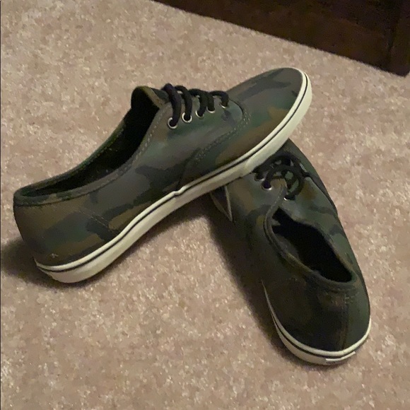 Vans - Picture 4 of 4